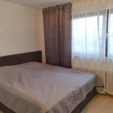 B116, Schoene Ferienwohnung Mit 2 Schlafzimmern شقة لانشتاين