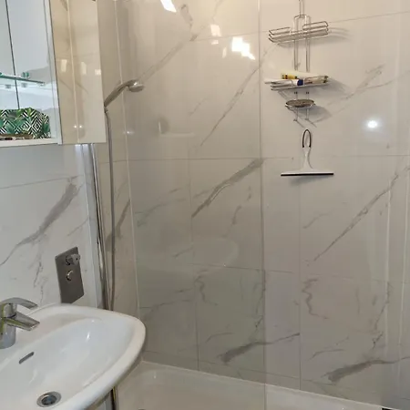 B116, Schoene Ferienwohnung Mit 2 Schlafzimmern * لانشتاين